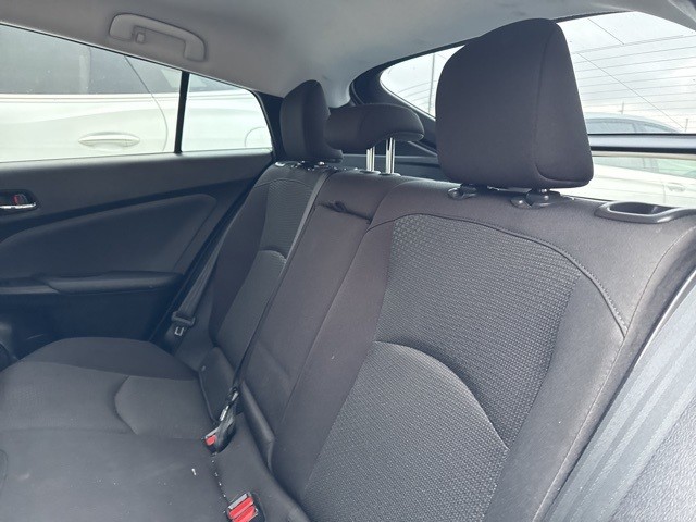 Toyota Prius Vehicle Full-screen Gallery Image 10