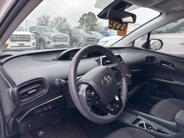 Toyota Prius Vehicle Full-screen Gallery Image 14