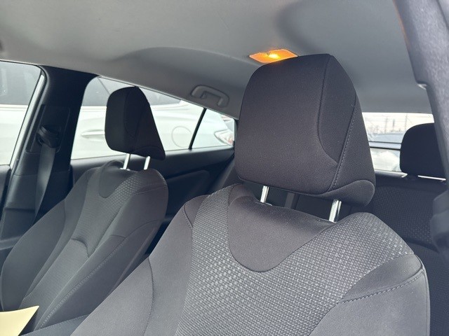 Toyota Prius Vehicle Full-screen Gallery Image 15