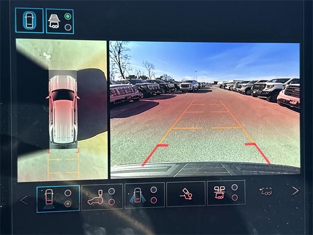 GMC Yukon Vehicle Full-screen Gallery Image 17