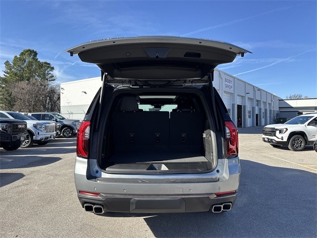 GMC Yukon Vehicle Full-screen Gallery Image 25