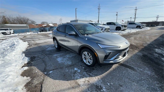 Buick Envista Vehicle Full-screen Gallery Image 02