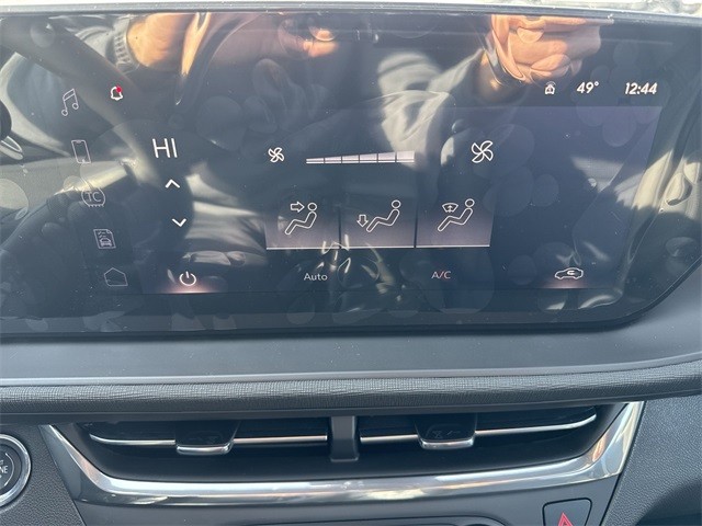 Buick Envista Vehicle Full-screen Gallery Image 18