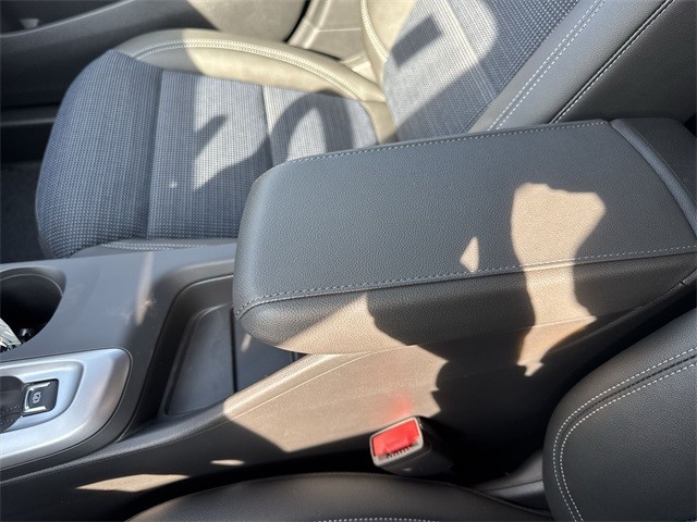 Buick Envista Vehicle Full-screen Gallery Image 20