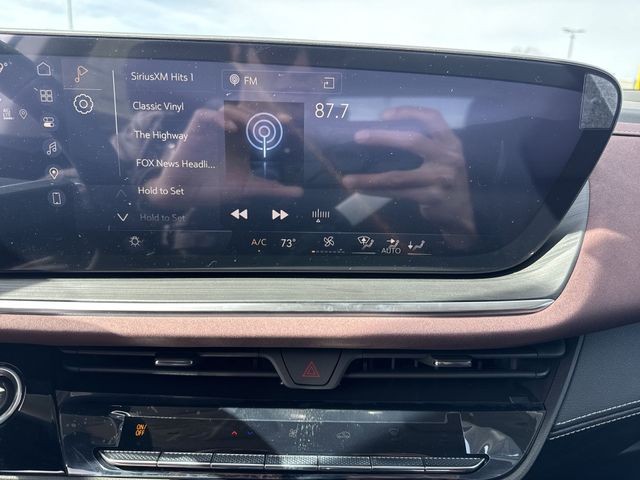 Buick Envision Vehicle Full-screen Gallery Image 16