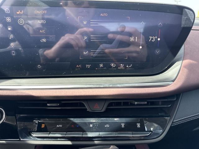 Buick Envision Vehicle Full-screen Gallery Image 19