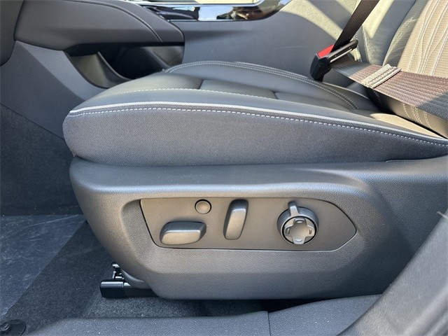 Buick Envision Vehicle Full-screen Gallery Image 12
