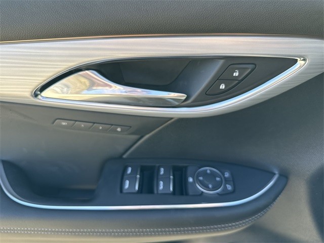 Buick Envision Vehicle Full-screen Gallery Image 13