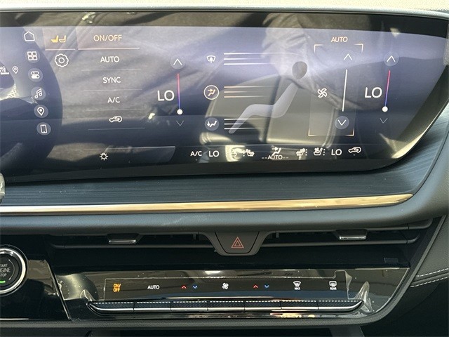 Buick Envision Vehicle Full-screen Gallery Image 19