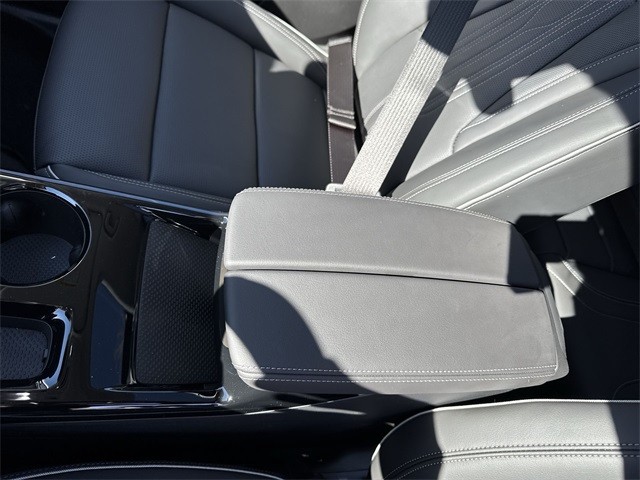 Buick Envision Vehicle Full-screen Gallery Image 21