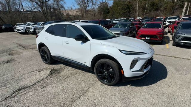 Buick Envision Vehicle Full-screen Gallery Image 02