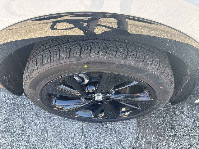 Buick Envision Vehicle Full-screen Gallery Image 10