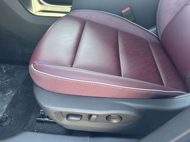 Buick Envision Vehicle Full-screen Gallery Image 12