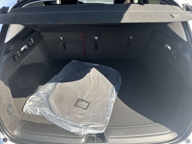 Buick Envision Vehicle Full-screen Gallery Image 23