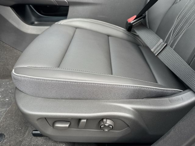 Buick Envision Vehicle Full-screen Gallery Image 12