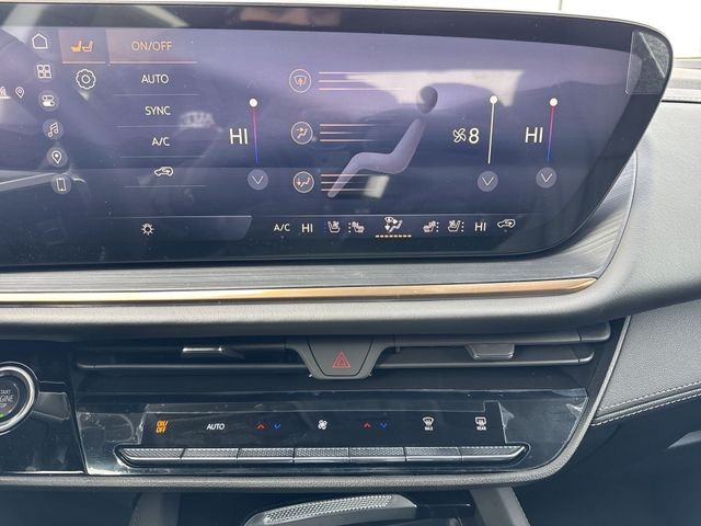 Buick Envision Vehicle Full-screen Gallery Image 19