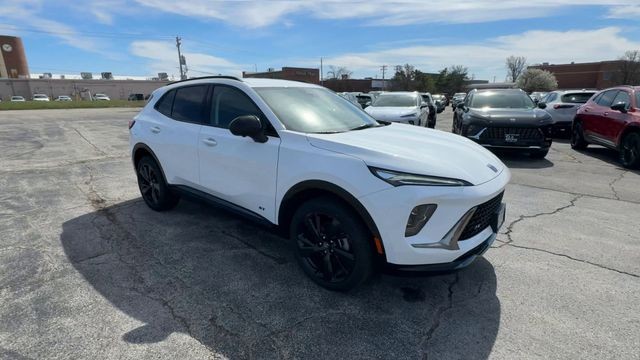 Buick Envision Vehicle Full-screen Gallery Image 02