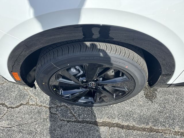 Buick Envision Vehicle Full-screen Gallery Image 10