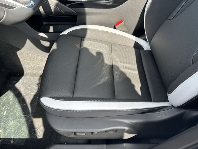 Buick Envision Vehicle Full-screen Gallery Image 12