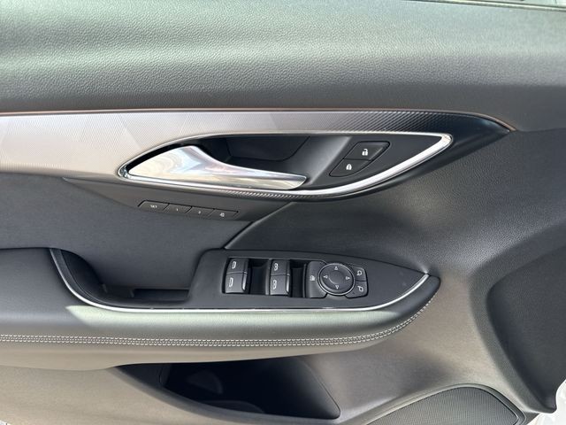 Buick Envision Vehicle Full-screen Gallery Image 13