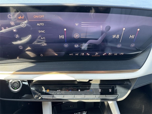 Buick Envision Vehicle Full-screen Gallery Image 19
