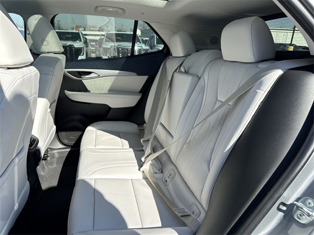 Buick Envision Vehicle Full-screen Gallery Image 23