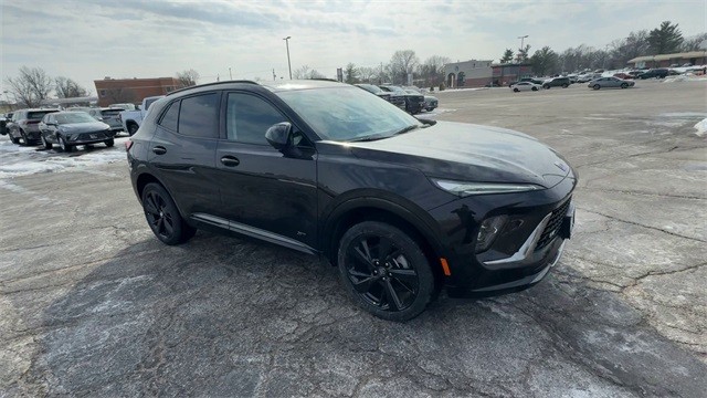 Buick Envision Vehicle Full-screen Gallery Image 02