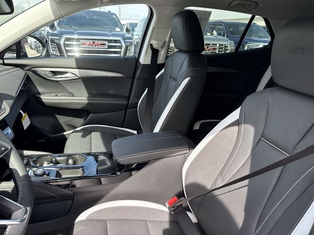 Buick Envision Vehicle Full-screen Gallery Image 11