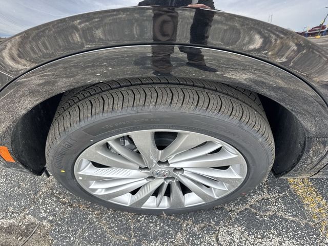 Buick Envision Vehicle Full-screen Gallery Image 10