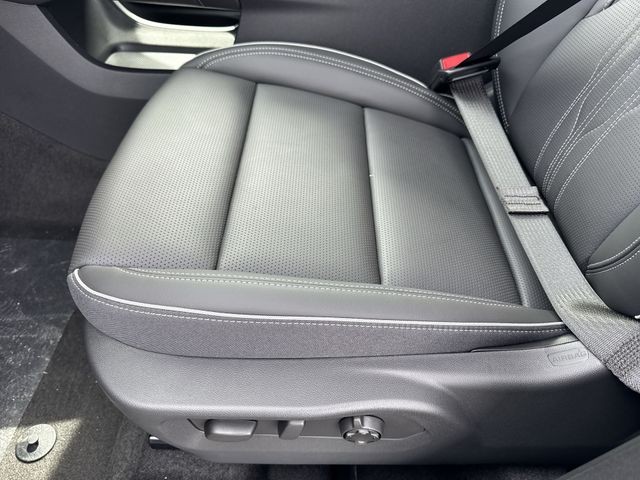 Buick Envision Vehicle Full-screen Gallery Image 12