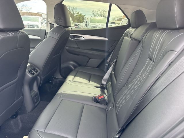 Buick Envision Vehicle Full-screen Gallery Image 23