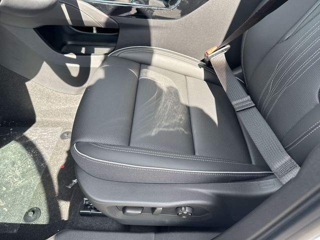 Buick Envision Vehicle Full-screen Gallery Image 12