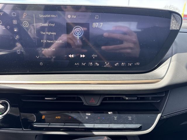 Buick Envision Vehicle Full-screen Gallery Image 16
