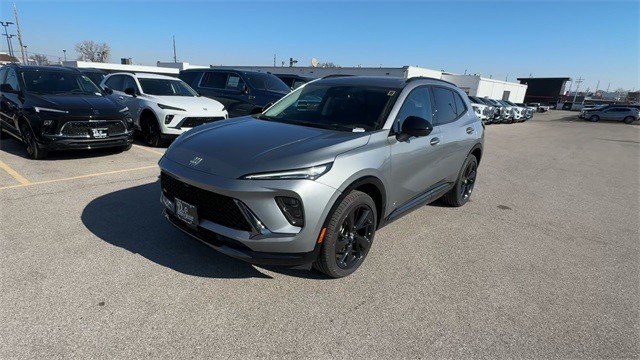 Buick Envision Vehicle Full-screen Gallery Image 03