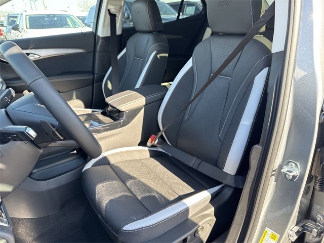 Buick Envision Vehicle Full-screen Gallery Image 11