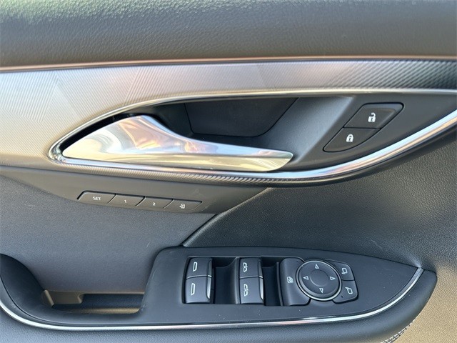 Buick Envision Vehicle Full-screen Gallery Image 13