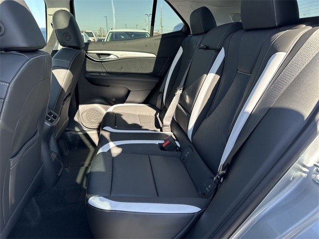 Buick Envision Vehicle Full-screen Gallery Image 23