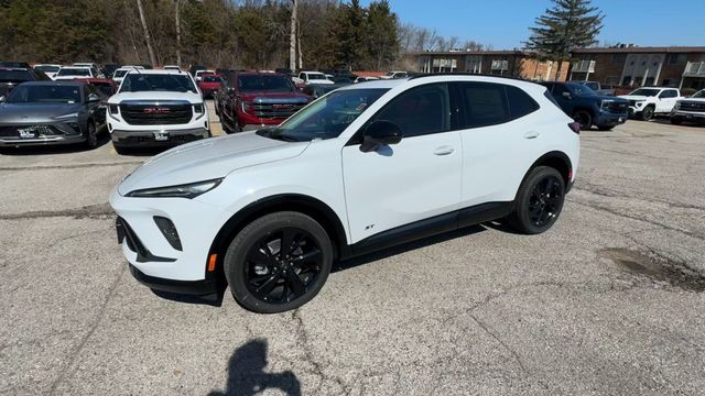 Buick Envision Vehicle Full-screen Gallery Image 04