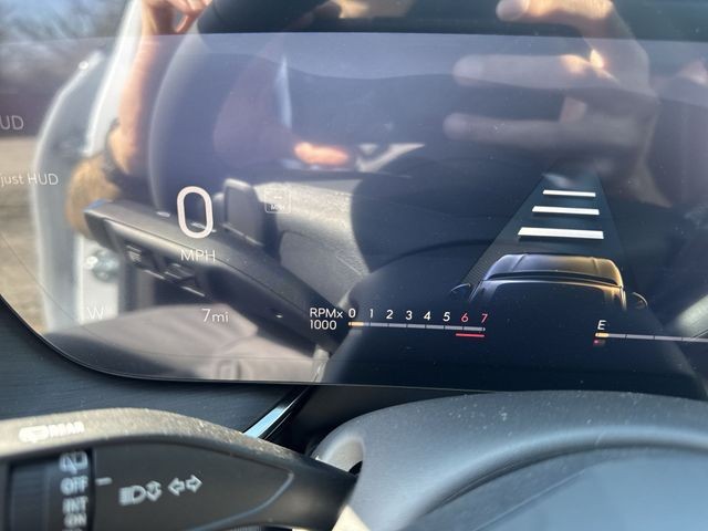 Buick Envision Vehicle Full-screen Gallery Image 15