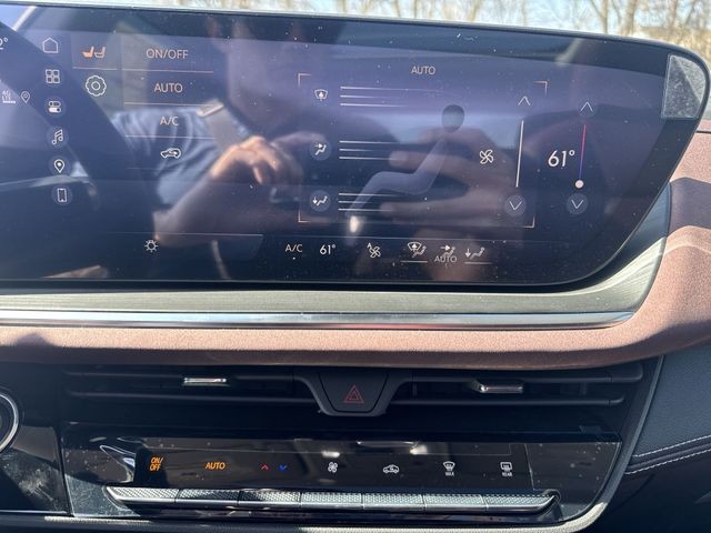Buick Envision Vehicle Full-screen Gallery Image 19