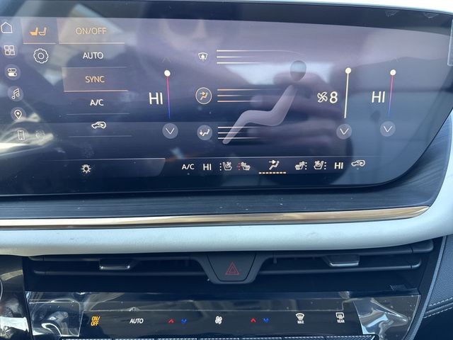 Buick Envision Vehicle Full-screen Gallery Image 19