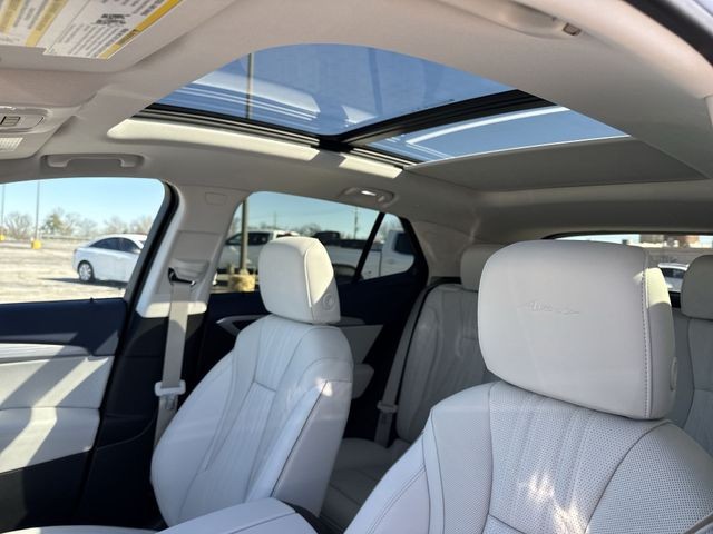 Buick Envision Vehicle Full-screen Gallery Image 22