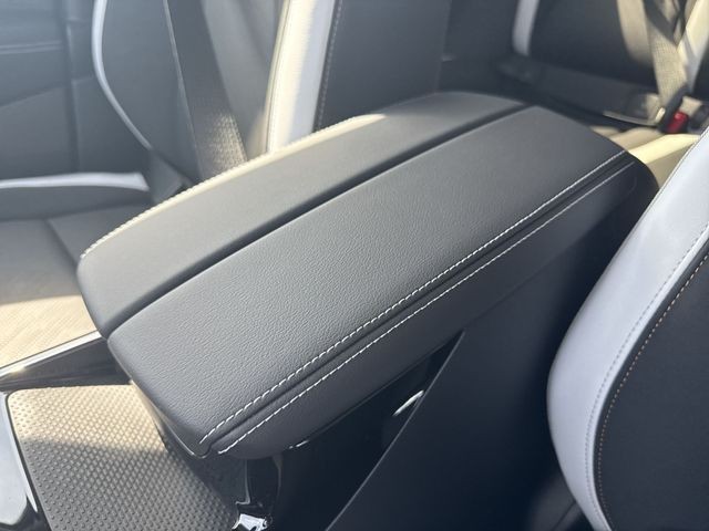 Buick Envision Vehicle Full-screen Gallery Image 21