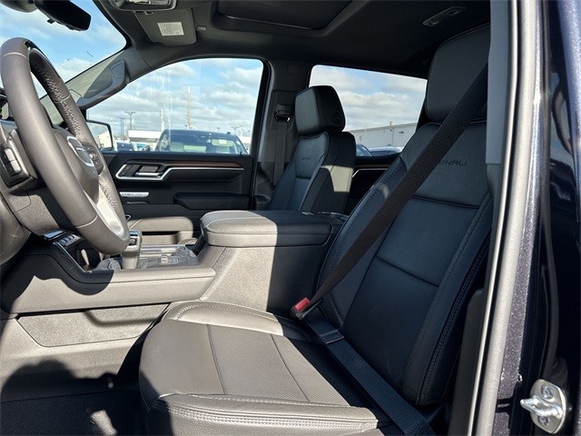 GMC Sierra 1500 Vehicle Full-screen Gallery Image 11