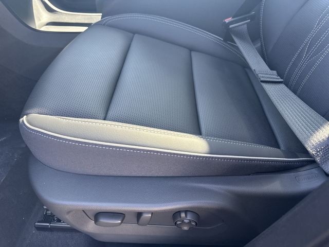 Buick Envision Vehicle Full-screen Gallery Image 12