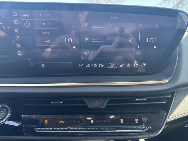 Buick Envision Vehicle Full-screen Gallery Image 19