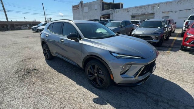 Buick Envision Vehicle Full-screen Gallery Image 02