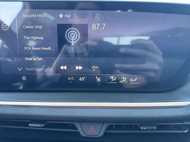 Buick Envision Vehicle Full-screen Gallery Image 16