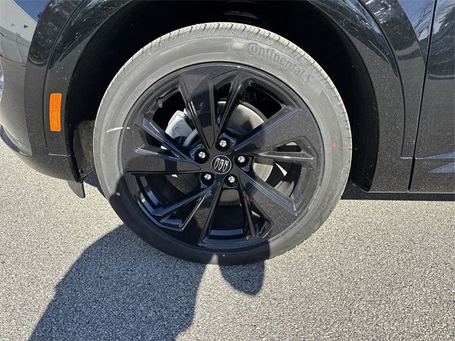 Buick Envision Vehicle Full-screen Gallery Image 10