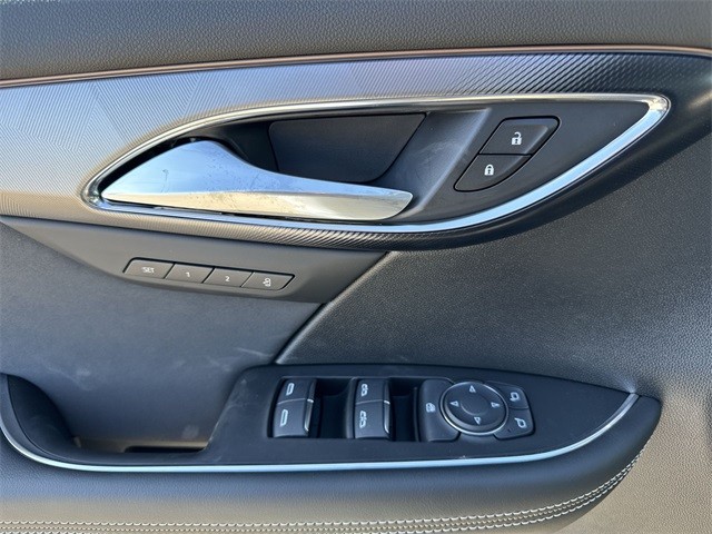 Buick Envision Vehicle Full-screen Gallery Image 13